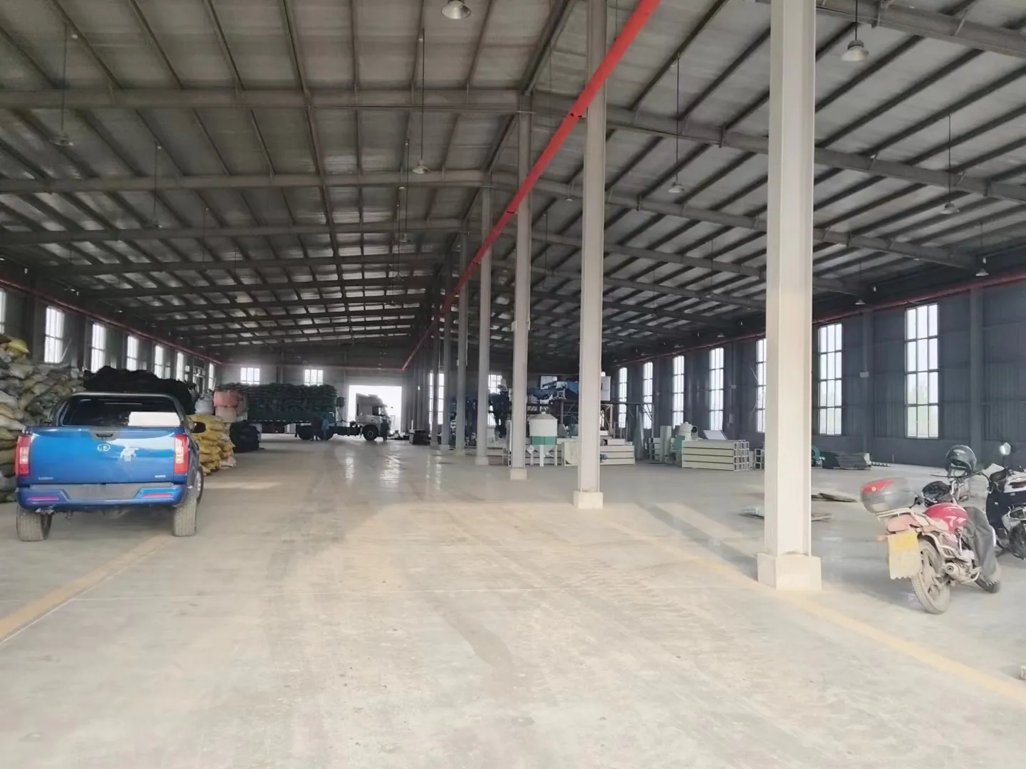 INNOVATE factory floor with complete grinding lines